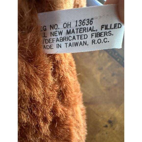 VINTAGE 1985 LTD CHRISTMAS TEDDY BEAR STUFFED ANIMAL PLUSH. - Picture 3 of 5